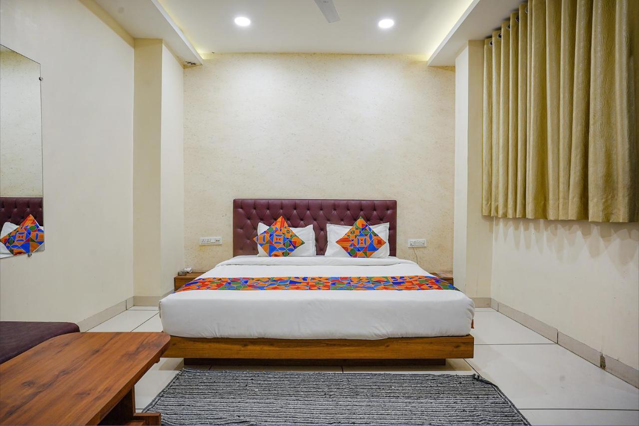 Fabhotel Sukh Vilas Индаур Экстерьер фото